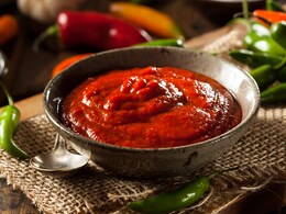 5 Dishes That Taste Even Better With Sriracha Sauce