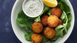 Want To Spruce Up Your Tea Time? Make These Crispy And Spicy Falafels
