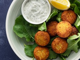 Want To Spruce Up Your Tea Time? Make These Crispy And Spicy Falafels