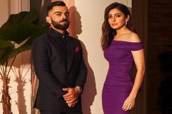 Anushka Sharma And Virat Kohli's Fan-Jam Session Anushka Sharma And Virat Kohli's Fan-Jam Session