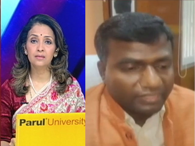 देवघर में 10 दिनों से आमरण अनशन पर बैठे दो लोगों की हालत बिगड़ी