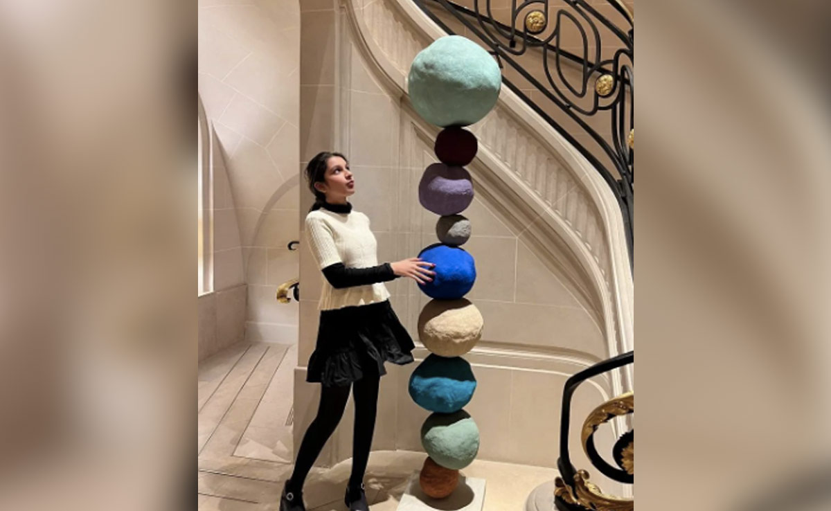 Namrata Shirodkar And Daughter Sitara "Almost Dropped" This On Their Paris Holiday