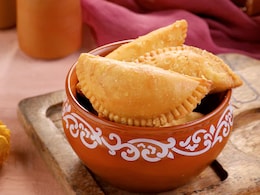 Holi 2024: होली पर बनानी है परफेक्ट गुझिया, तो नोट कर लें स्टेप बाय स्टेप रेसिपी, हर कोई करेगा तारीफ Holi 2024: होली पर बनानी है परफेक्ट गुझिया, तो नोट कर लें स्टेप बाय स्टेप रेसिपी, हर कोई करेगा तारीफ