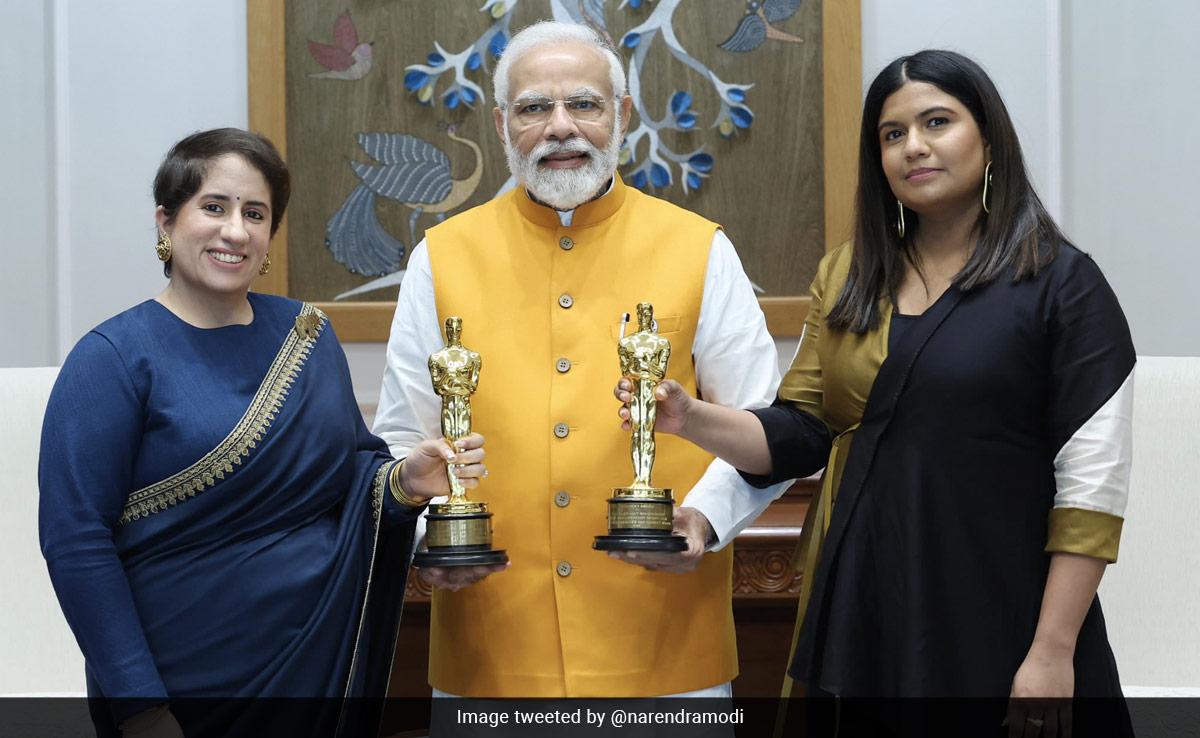 PM Modi Meets Director, Producer Of Oscar-Winning 'The Elephant Whisperers'