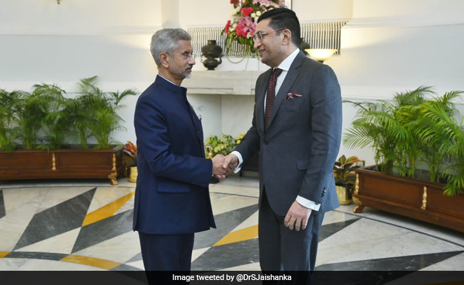 "भारत शांति की राह पर, हम उसके साथ जाना चाहते हैं": श्रीलंकाई विदेश मंत्री