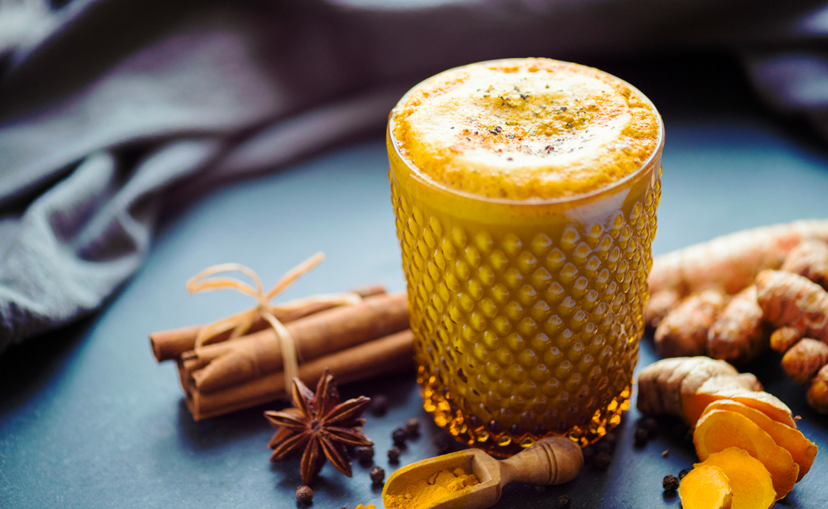 Drinking warm milk with a pinch of turmeric can help to alleviate nasal congestion