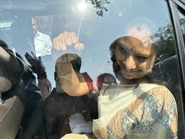 दिल्ली शराब नीति मामले में तेलंगाना के CM की बेटी के कविता से ईडी दफ्तर में पूछताछ दिल्ली शराब नीति मामले में तेलंगाना के CM की बेटी के कविता से ईडी दफ्तर में पूछताछ