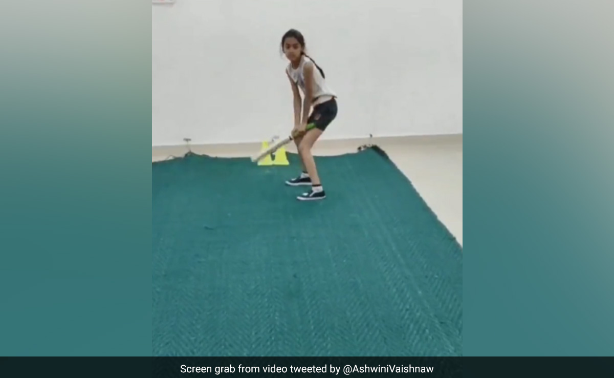 Watch: Young Girl's "Helicopter Shot" Impresses Minister Ashwini Vaishnaw