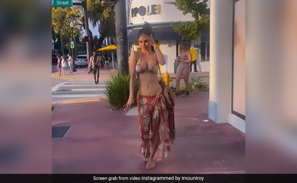 "Look At This Body": Mouni Roy And Disha Patani Commenting On Each Other's Posts - It's A Thing