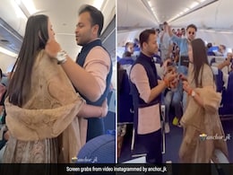 दूल्हा-दुल्हन ने आसमान में उड़ते चार्टर प्लेन में मान मेरी जान गाने पर किया डांस, नाराज़ हुए लोग, बोले- कमरा बुक कर लेते... दूल्हा-दुल्हन ने आसमान में उड़ते चार्टर प्लेन में मान मेरी जान गाने पर किया डांस, नाराज़ हुए लोग, बोले- कमरा बुक कर लेते...
