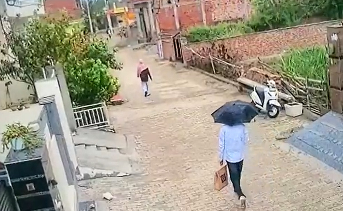 Video: Khalistani Leader Amritpal Singh In Haryana, Uses Umbrella To Hide Face From CCTV