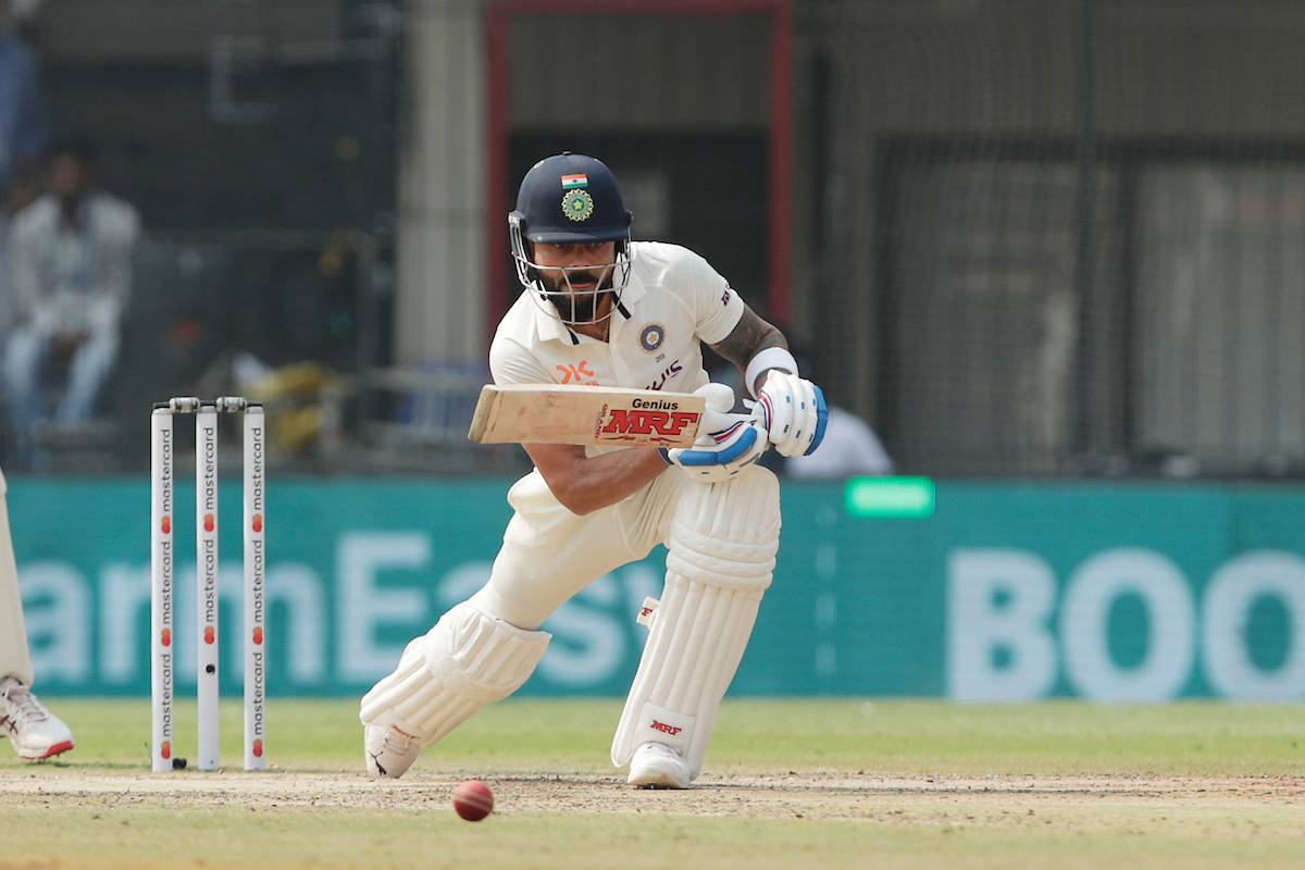 22 साल के लड़के की फिरकी में फंस कर सीरीज़ में तीन बार आउट हुए कोहली, अब गेंदबाज़ की बल्ले-बल्ले