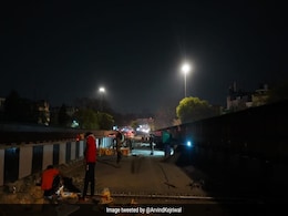 Chirag Delhi Flyover Repair Work Going On Even At Night: Arvind Kejriwal Chirag Delhi Flyover Repair Work Going On Even At Night: Arvind Kejriwal