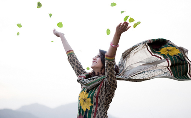 आज Women's Day पर अपने जीवन की हर खास नारी को दीजिए महिला दिवस की बधाई कुछ इस तरह