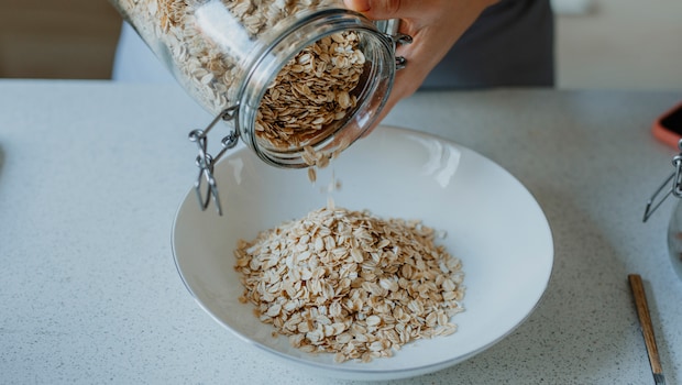 Ragi vs Oats: Which Grain Helps You Lose Belly Fat Faster