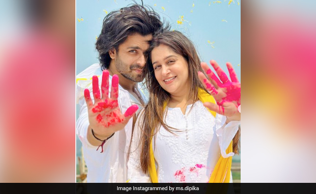 Holi 2023: Pregnant Dipika Kakar And Husband Shoaib Ibrahim Celebrated In The Most Adorable Way