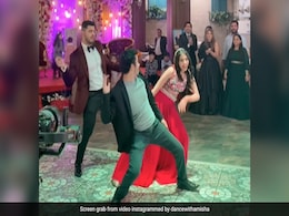 भाई बहनों की तिकड़ी ने Jehda Nasha गाने पर स्टेज पर मचाया धमाल, देखते रह गए मेहमान, VIDEO हुआ वायरल भाई बहनों की तिकड़ी ने Jehda Nasha गाने पर स्टेज पर मचाया धमाल, देखते रह गए मेहमान, VIDEO हुआ वायरल
