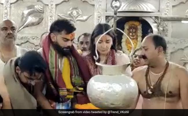 माथे पर तिलक, गले में रूद्राक्ष, इंदौर टेस्ट में हार के बाद दिखा विराट कोहली का नया अवतार