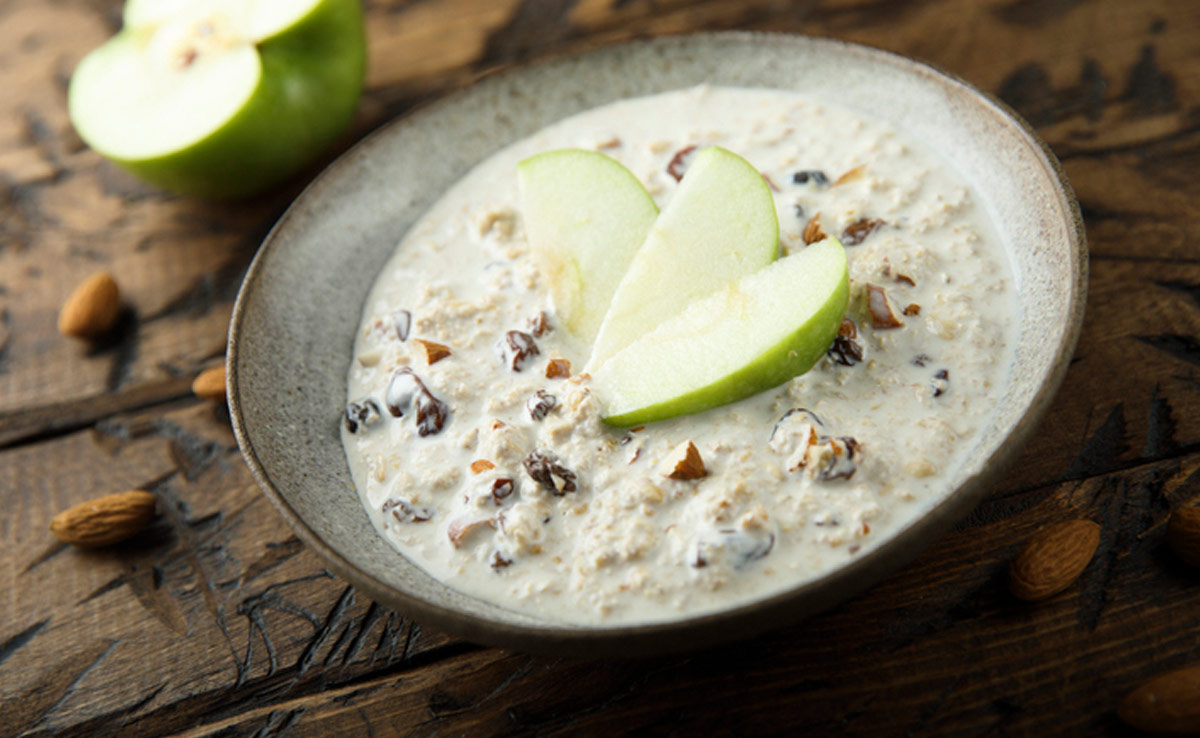 Oats को रातभर दूध में भिगोकर खाएं, वजन घटाने से लेकर दिल के लिए भी है फायदेमंद