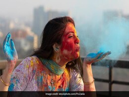 होली खेलने के लिए अपनी स्किन को इस तरीके से करें तैयार, ताकि त्वचा ना हो खराब होली खेलने के लिए अपनी स्किन को इस तरीके से करें तैयार, ताकि त्वचा ना हो खराब