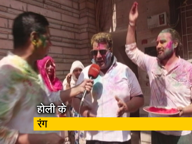 दिल्ली के गढ़ी गांव में गुर्जर समाज की सामूहिक होली