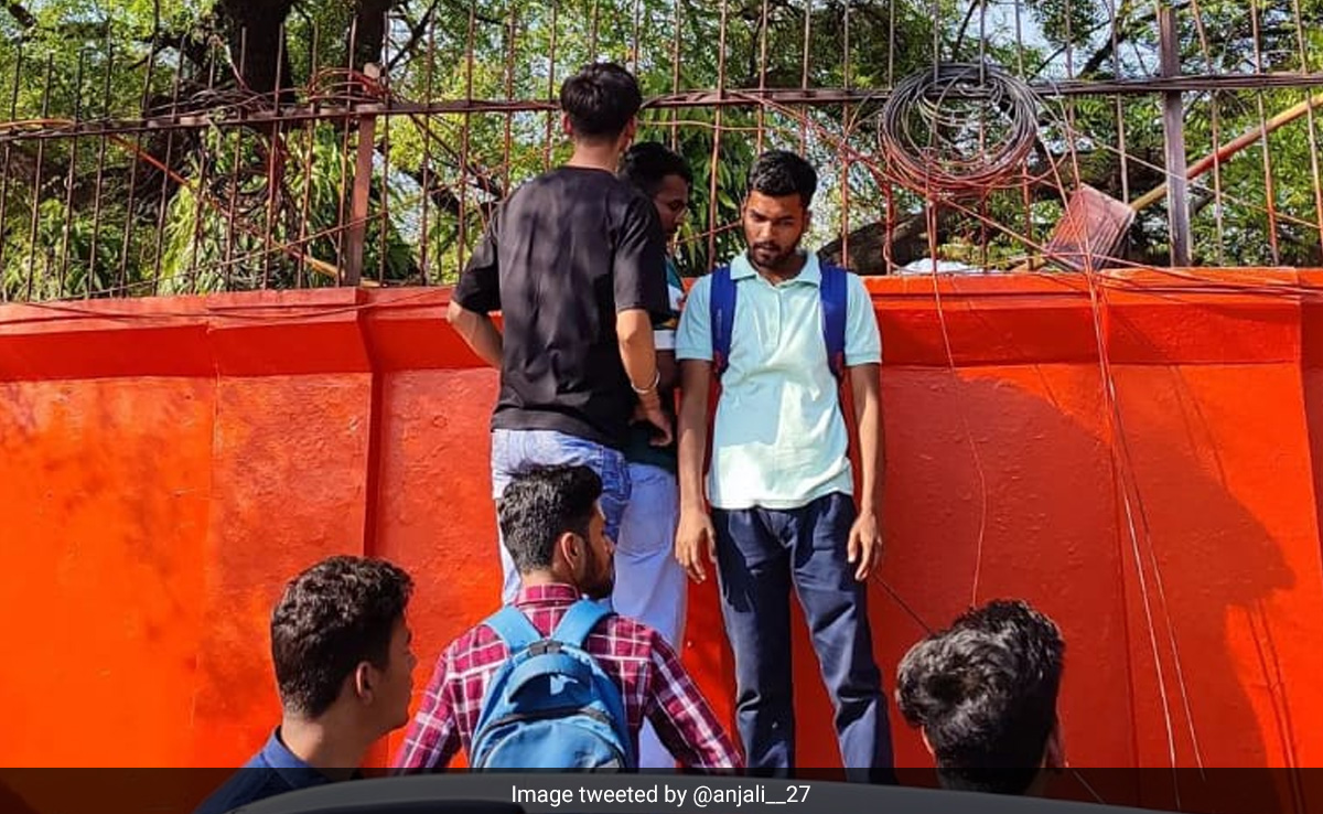 Drunk Men Allegedly Scaled Delhi Women's College Wall, Harassed Students