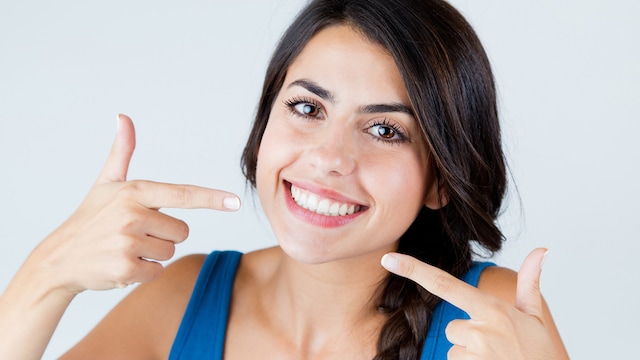 A balanced diet with these foods can naturally strengthen teeth, support gum health