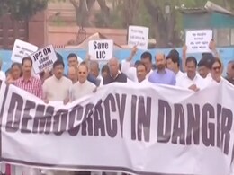 Updates: राहुल गांधी की संसद सदस्यता हुई रद्द, विपक्ष और बीजेपी आमने सामने Updates: राहुल गांधी की संसद सदस्यता हुई रद्द, विपक्ष और बीजेपी आमने सामने