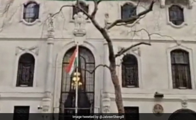 खालिस्तानी समर्थकों के जवाब में लंदन में फिर शान से लहराया विशाल भारतीय तिरंगा