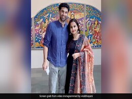 विद्या बालन के साथ स्पॉट हुए आदित्य रॉय कपूर, देवर भाभी का क्यूट VIDEO देख फैंस बोले-  सिंपल होना बेहद अच्छा है लेकिन विद्या बालन के साथ स्पॉट हुए आदित्य रॉय कपूर, देवर भाभी का क्यूट VIDEO देख फैंस बोले-  सिंपल होना बेहद अच्छा है लेकिन