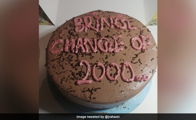 "Bring Change Of 2000": Twitter User Shares Hilarious Message Bakery Wrote On His Cake