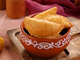 Holi Recipe: Celebrate Holi With Traditional Gujiya Filled With Khoya And Saffron Bliss