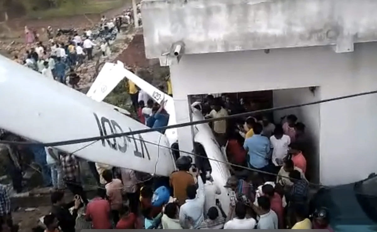 Watch: Onboard Camera Shows Glider Crashing Into House Just After Take-Off