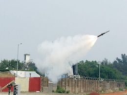 DRDO ने VSHORADS मिसाइल के सफल परीक्षण किए, हवाई खतरों को करेगी बेअसर DRDO ने VSHORADS मिसाइल के सफल परीक्षण किए, हवाई खतरों को करेगी बेअसर