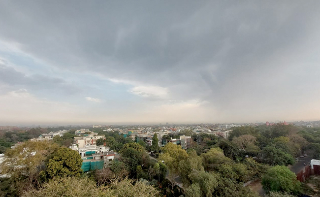 Cloudy Skies In Delhi, Light Rain Likely To Bring Relief From Heat