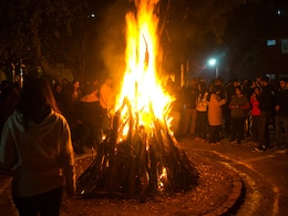 Holika Dahan 2025 Date: 13 या 14 मार्च कब है होलिका दहन? जानें तिथि, शुभ मुहूर्त, महत्व और रेसिपी Holika Dahan 2025 Date: 13 या 14 मार्च कब है होलिका दहन? जानें तिथि, शुभ मुहूर्त, महत्व और रेसिपी