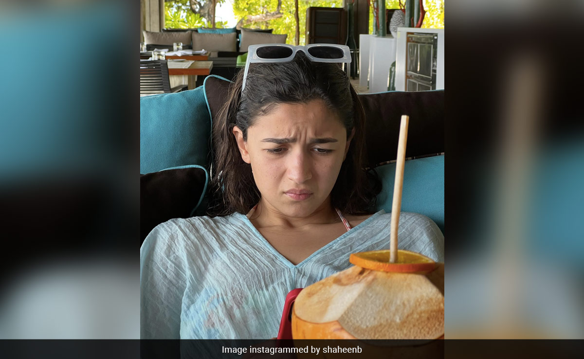 On Alia Bhatt's Birthday, Sister Shaheen Shares ROFL Pics Of The Actress: "30 Years Of These Faces"