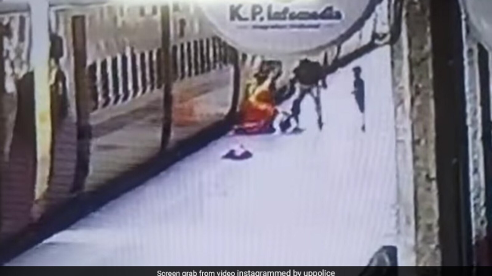 Video: Cop Saves Woman's Life Who Slipped While Getting Off Moving Train