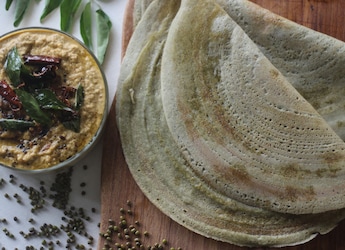 Pesarattu Vs Moong Dal Cheela: Which Moong Dal Breakfast Wins On Taste And Health?