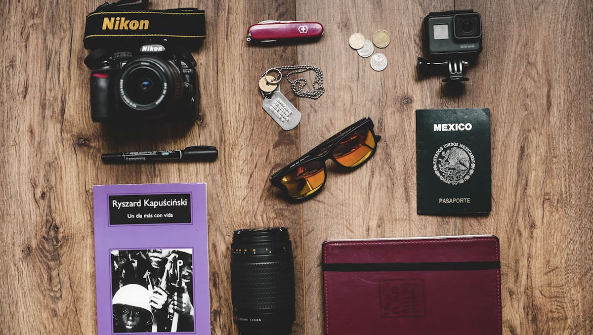 Top 7 Travel Gifts For Women Who Love to Explore