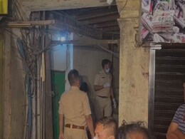 मुंबई : प्लास्टिक बैग में महिला की क्षत-विक्षत अवस्था में मिली लाश के मामले में पुलिस ने बेटी को गिरफ्तार किया मुंबई : प्लास्टिक बैग में महिला की क्षत-विक्षत अवस्था में मिली लाश के मामले में पुलिस ने बेटी को गिरफ्तार किया