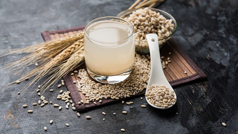 30 दिनों तक खाली पेट पी लीजिए जौ का पानी, इसके बाद जो होगा वो आप सोच भी नहीं सकते