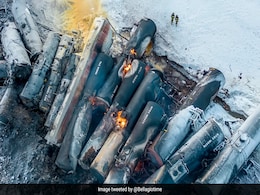 US Train Carrying Ethanol Derails In Minnesota, Several Coaches Catch Fire US Train Carrying Ethanol Derails In Minnesota, Several Coaches Catch Fire