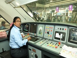 Surekha Yadav, First Woman Loco Pilot Of Asia, Operates Vande Bharat Express Surekha Yadav, First Woman Loco Pilot Of Asia, Operates Vande Bharat Express