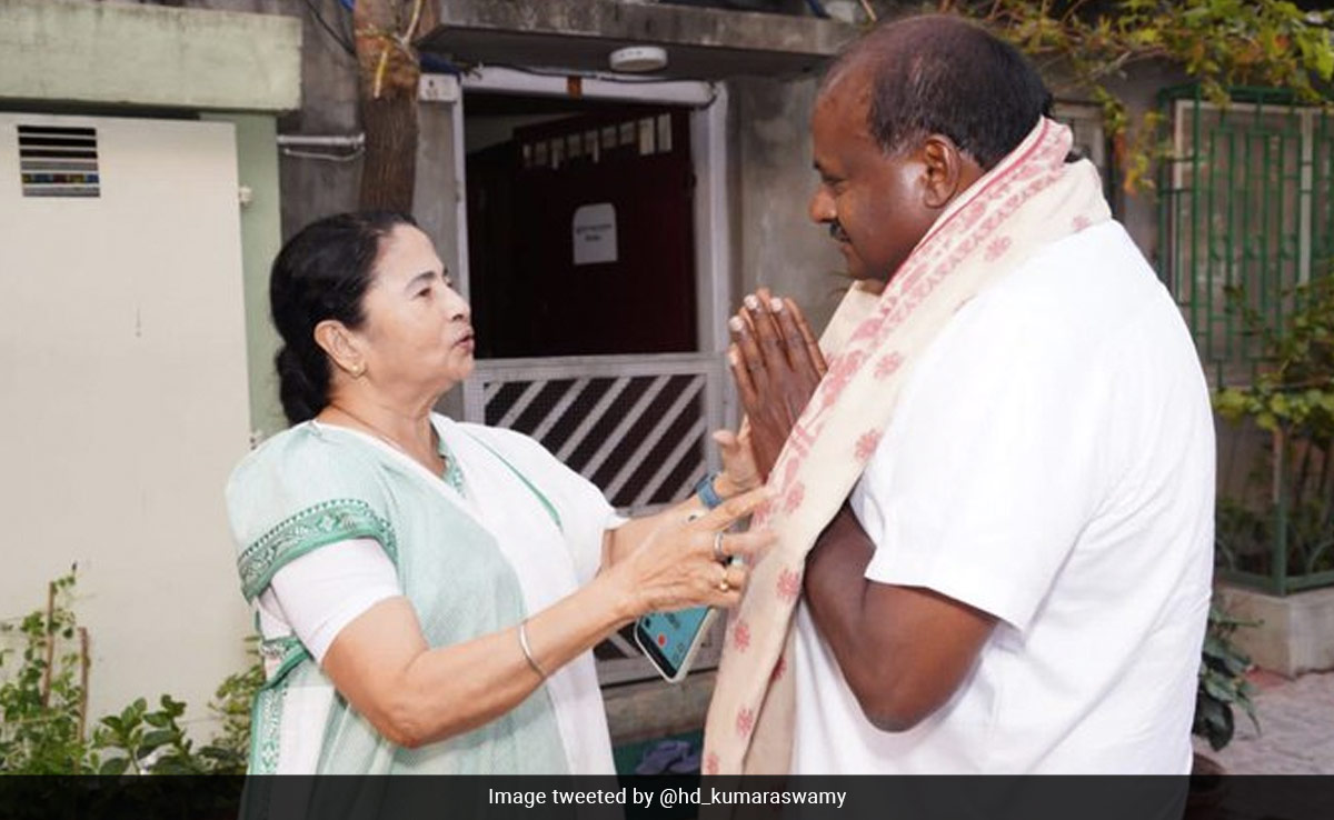Karnataka's HD Kumaraswamy Meets Mamata Banerjee In Bengal