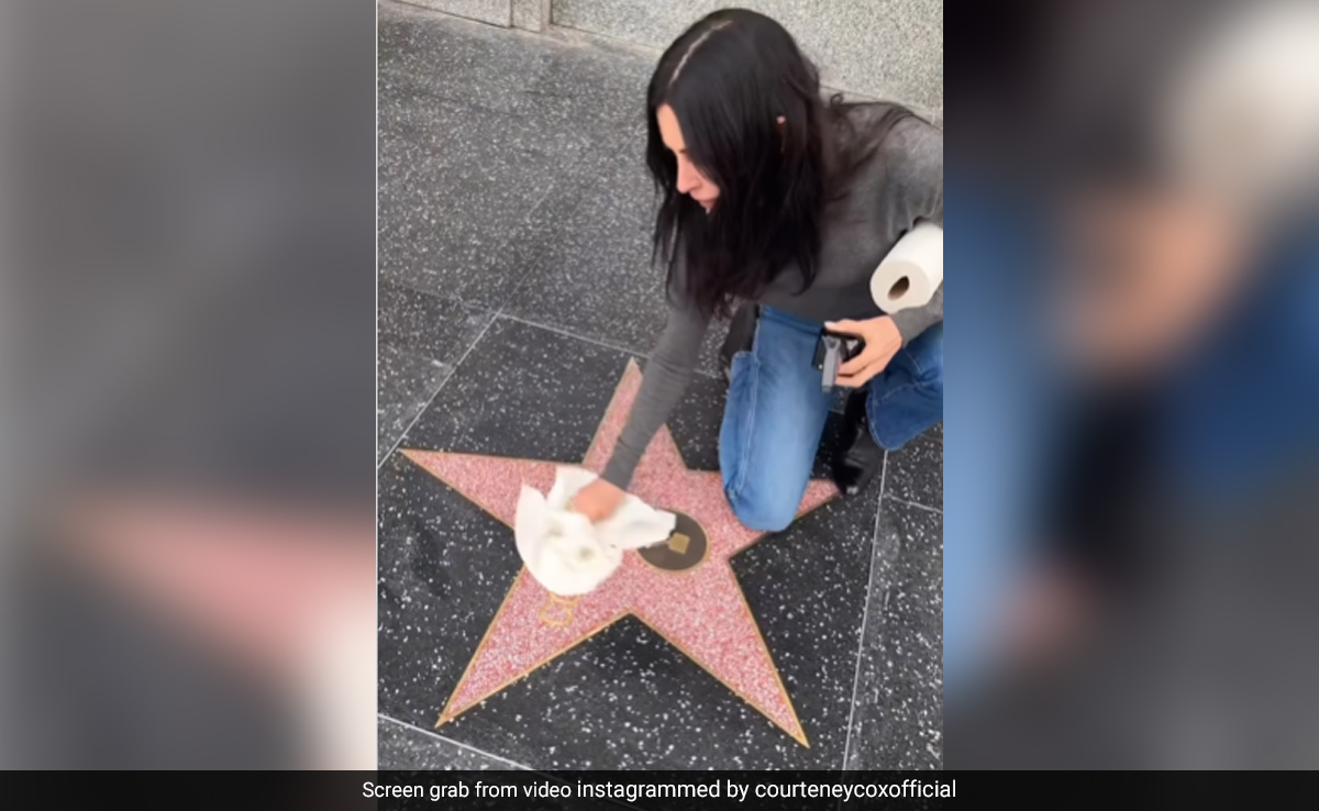 Watch: Courteney Cox Turns Monica Gellar And Cleans Her Hollywood Walk Of Fame Star