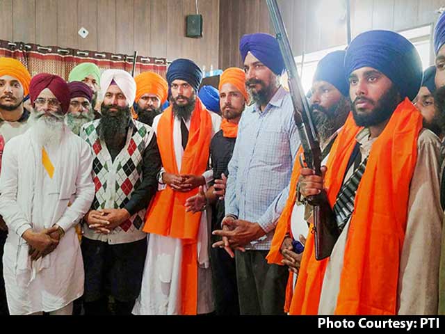 Punjab Internet Snapped As Cops Move In To Arrest Separatist Leader Amritpal Singh