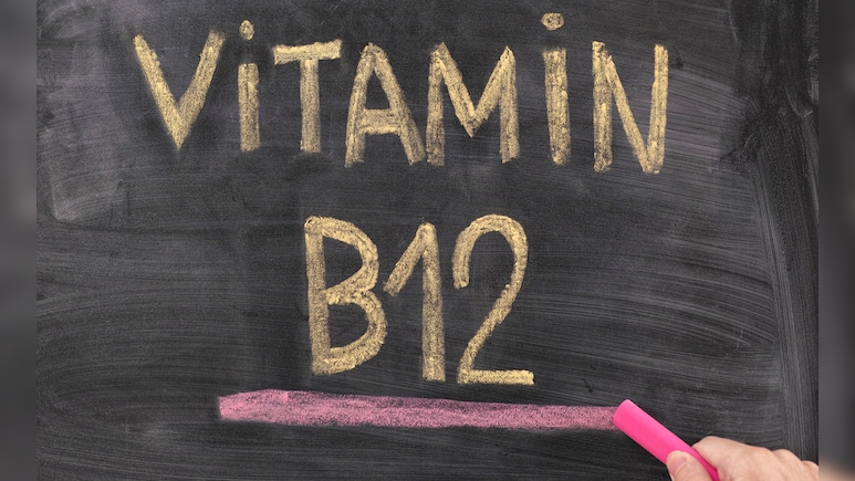 Vitamin B12 की कमी की असल वजह क्या है? जानिए क्यों होने लगता है कम और किसको है ज्यादा खतरा