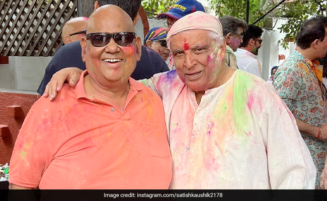 Satish Kaushik Celebrated Holi At Javed Akhtar's Party. See His Last Social Media Post