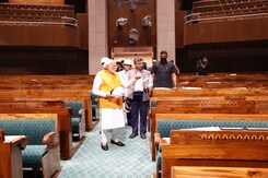 PM Modi Makes A Surprise Stop At New Parliament Building, Inspects Work PM Modi Makes A Surprise Stop At New Parliament Building, Inspects Work
